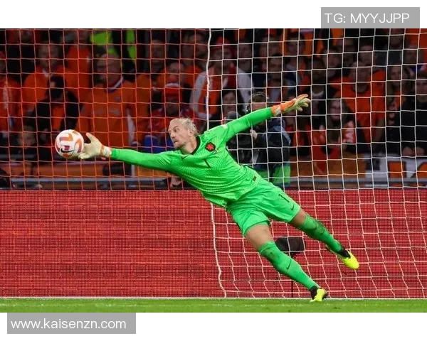 足球明星在四十岁后告别赛场回顾辉煌职业生涯与未来新篇章